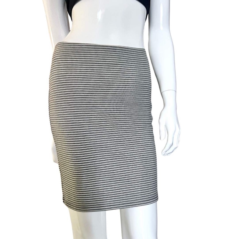 NWT Ann Taylor Loft Black and White Stripe Mini Skirt - XS